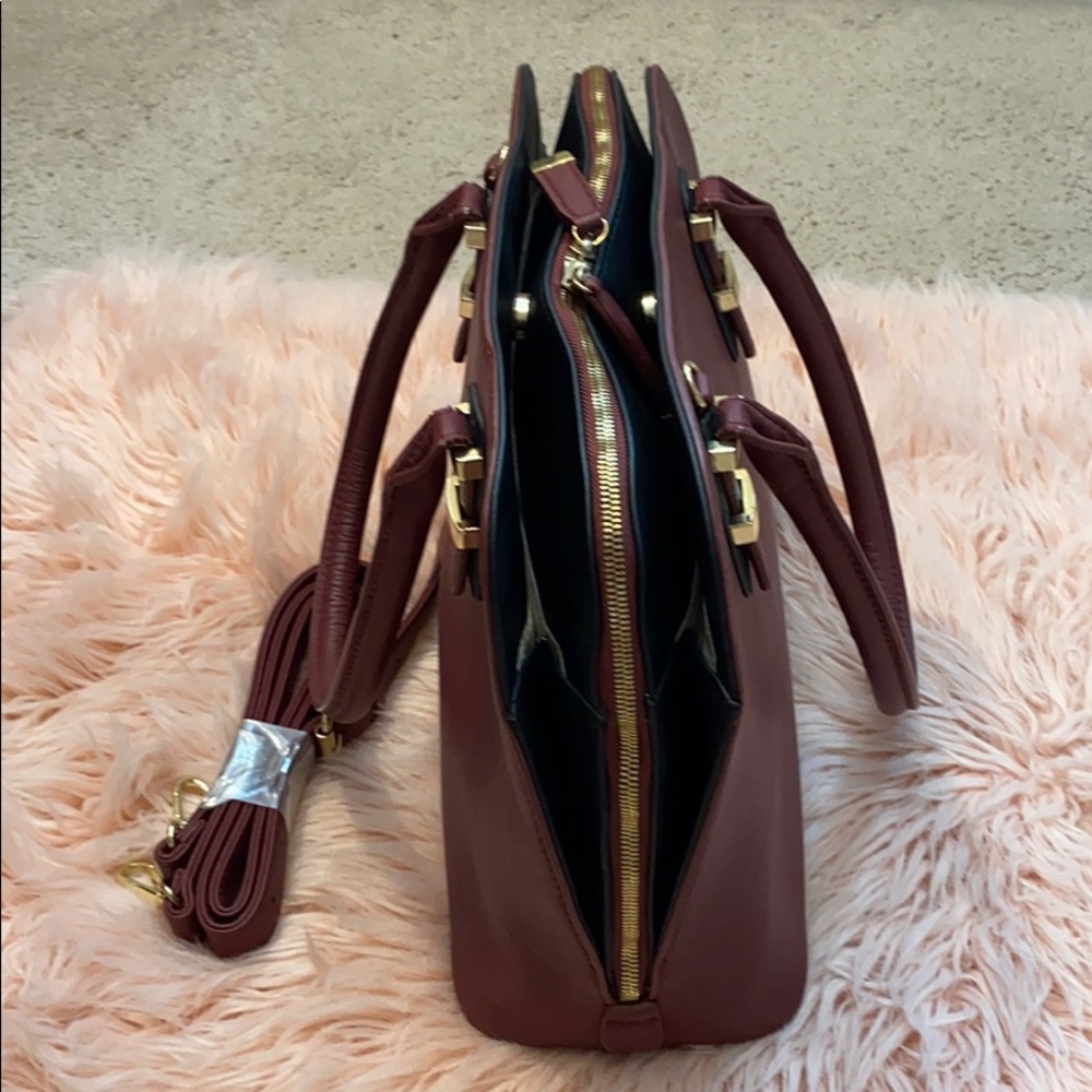 Burgundy purse - Picture 2 of 7